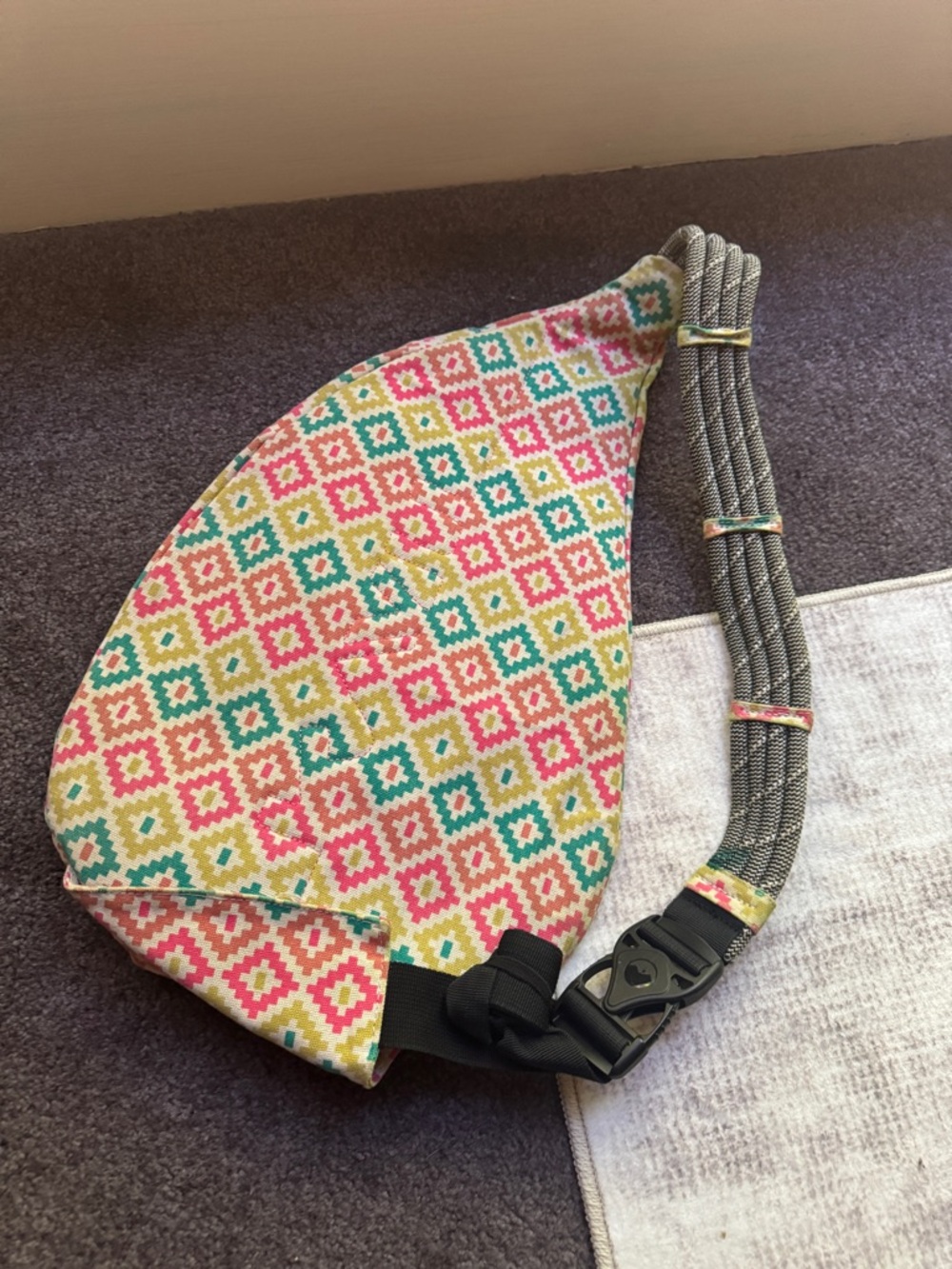 KAVU Multicolor Geometric Rope Sling Bag - Picture 3 of 5